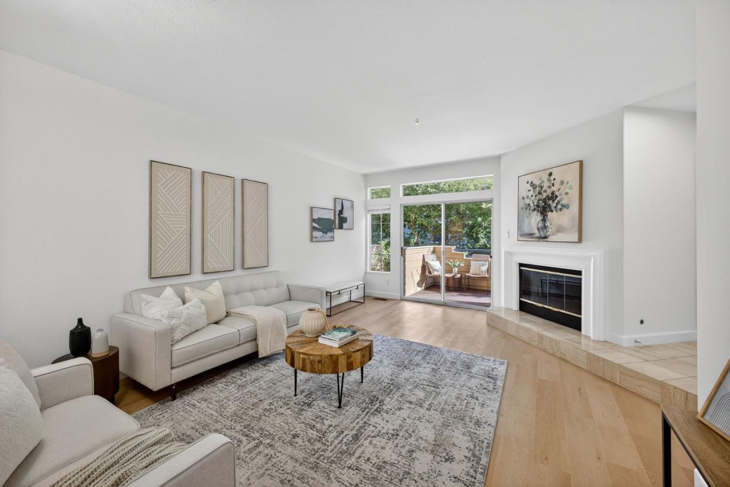 Detail Gallery Image 6 of 63 For 1168 La Rochelle Ter #B,  Sunnyvale,  CA 94089 - 3 Beds | 2/1 Baths