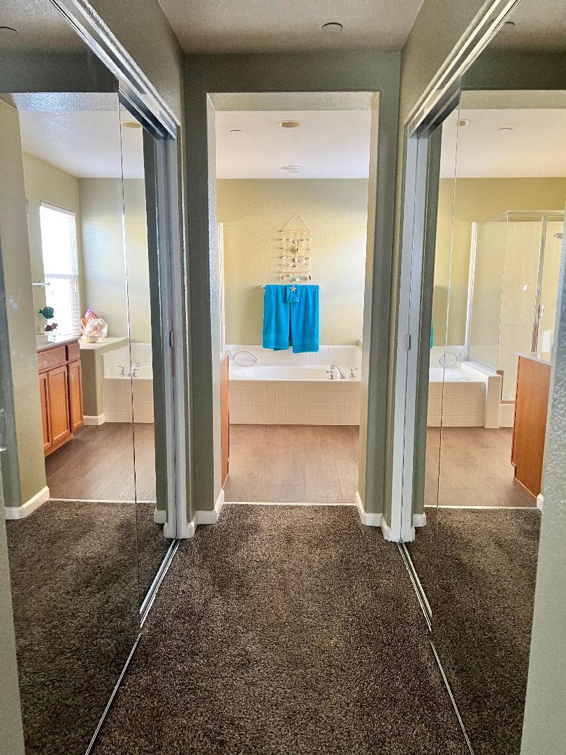 Detail Gallery Image 11 of 22 For 237 Bianco Way, Greenfield,  CA 93927 - 5 Beds | 3 Baths