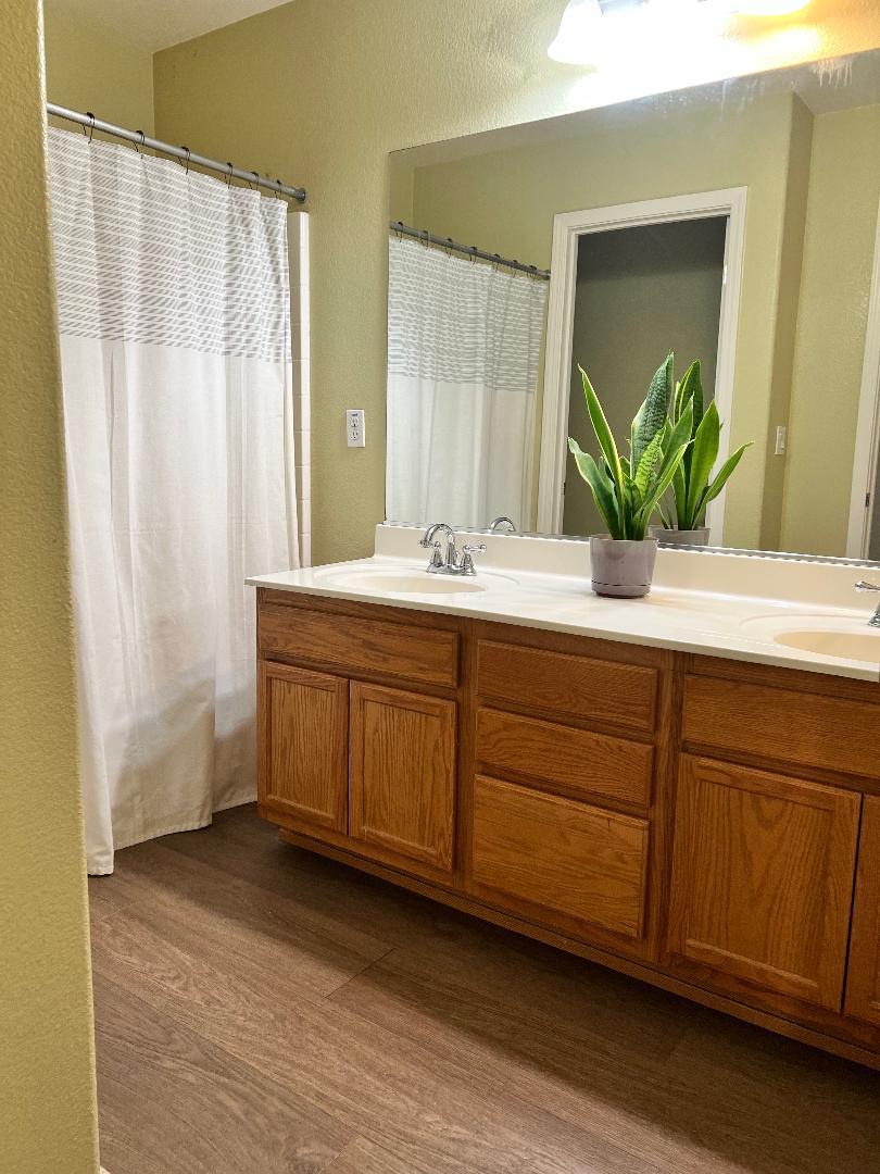 Detail Gallery Image 12 of 22 For 237 Bianco Way, Greenfield,  CA 93927 - 5 Beds | 3 Baths