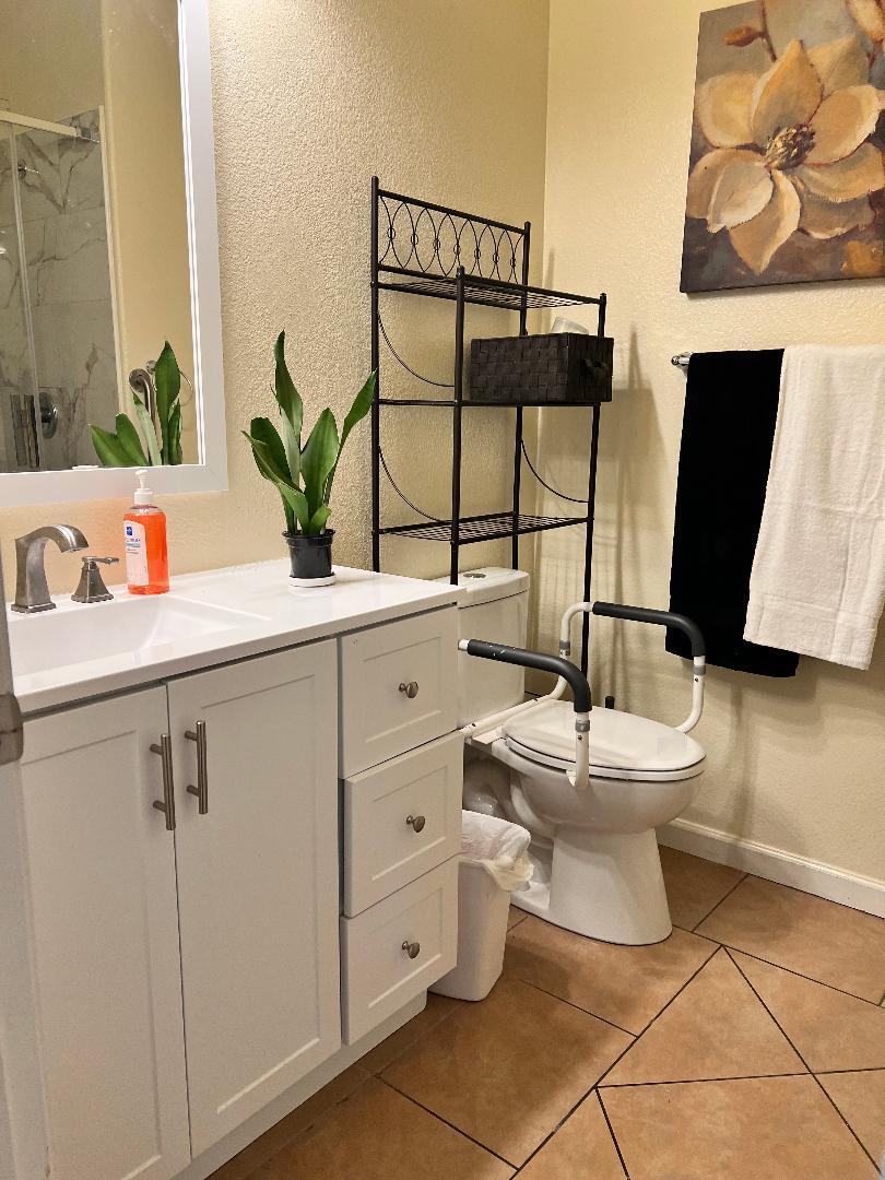 Detail Gallery Image 13 of 22 For 237 Bianco Way, Greenfield,  CA 93927 - 5 Beds | 3 Baths