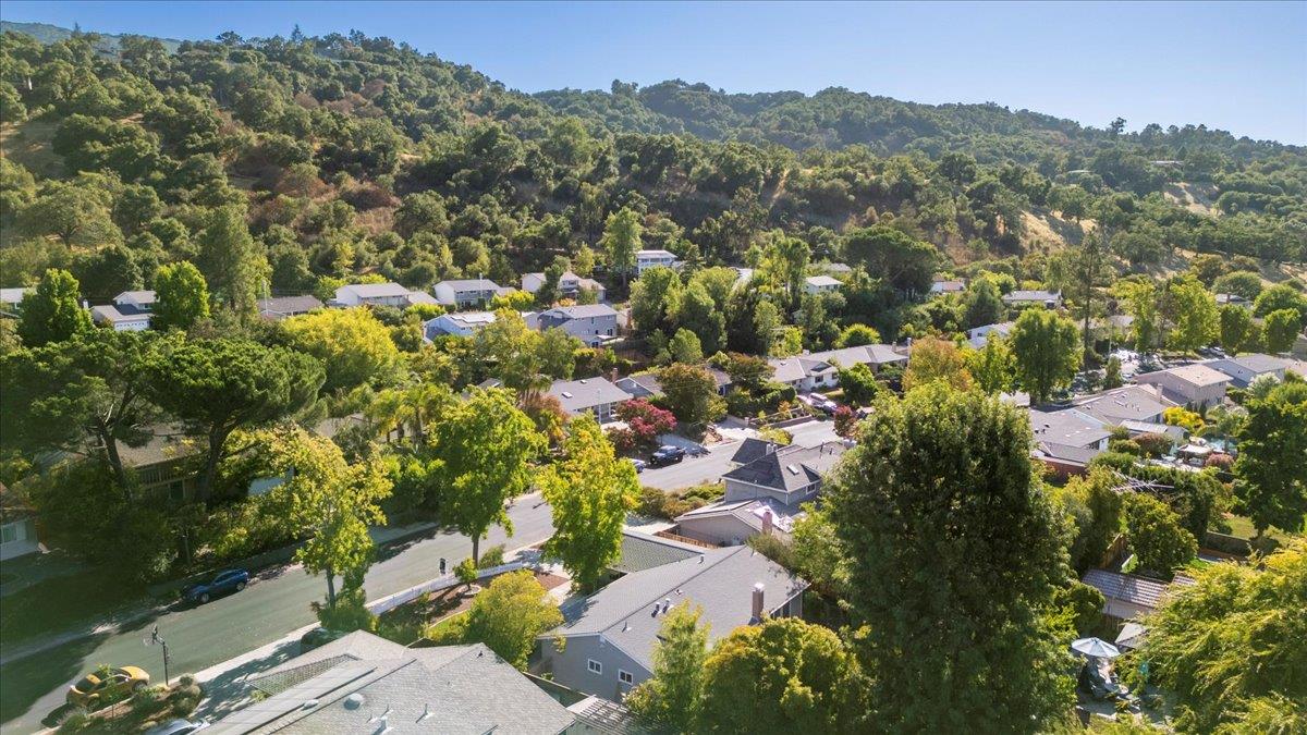 Detail Gallery Image 32 of 42 For 119 Belcrest Dr, Los Gatos,  CA 95032 - 4 Beds | 2 Baths
