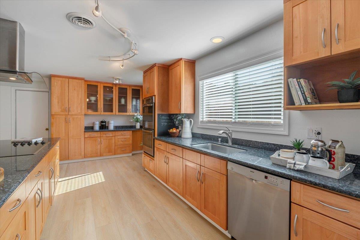 Detail Gallery Image 9 of 42 For 119 Belcrest Dr, Los Gatos,  CA 95032 - 4 Beds | 2 Baths