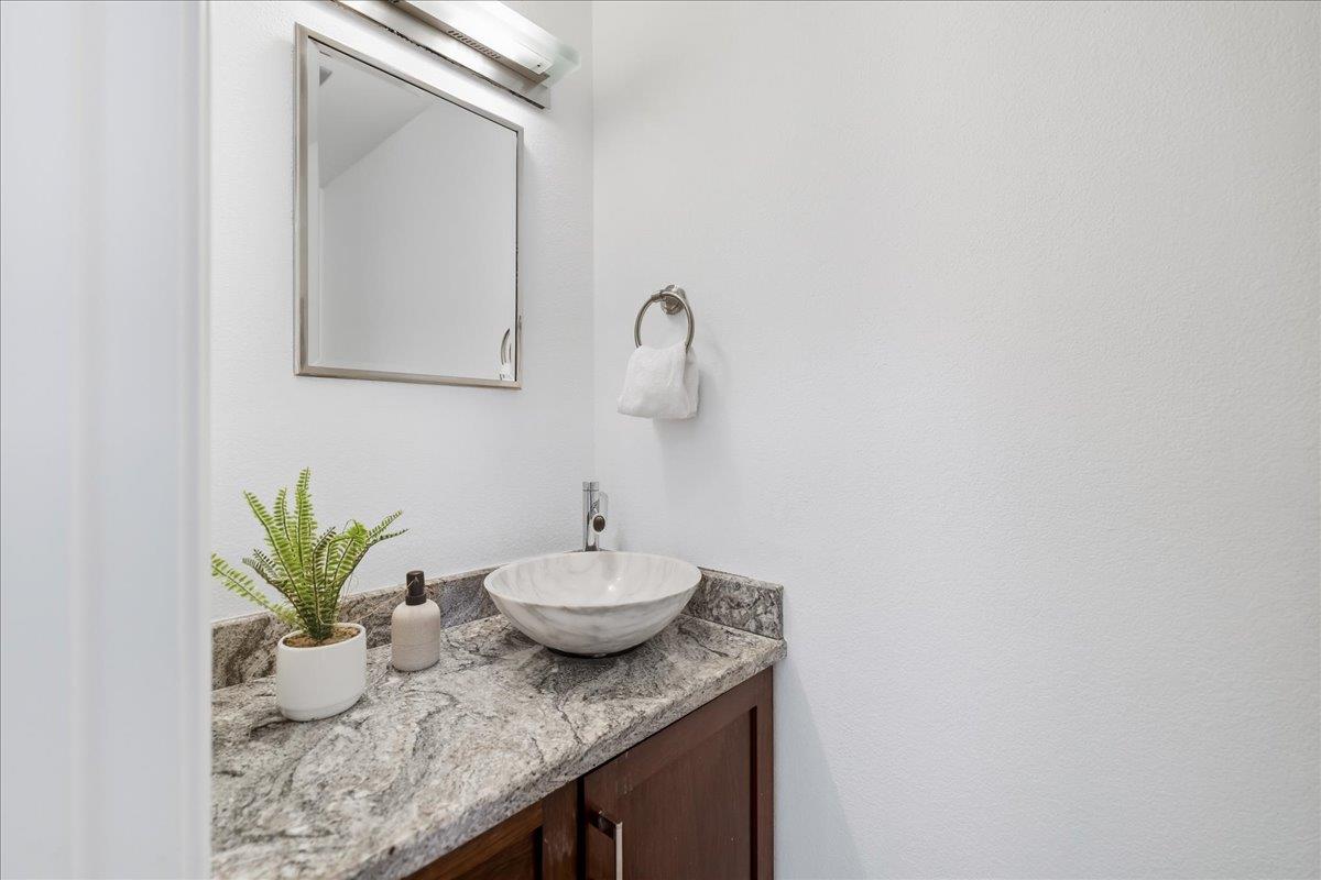 Detail Gallery Image 46 of 68 For 617 Portofino Ln, Foster City,  CA 94404 - 2 Beds | 2/1 Baths