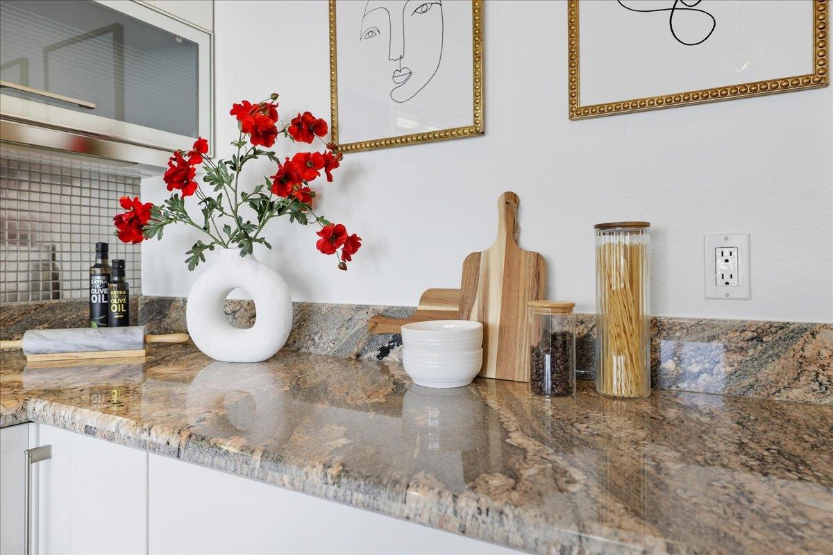 Detail Gallery Image 48 of 68 For 617 Portofino Ln, Foster City,  CA 94404 - 2 Beds | 2/1 Baths
