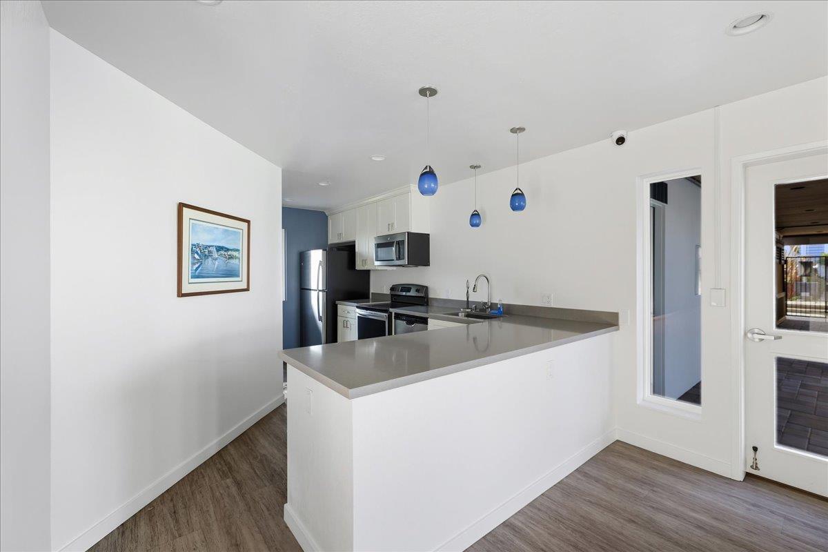 Detail Gallery Image 60 of 68 For 617 Portofino Ln, Foster City,  CA 94404 - 2 Beds | 2/1 Baths