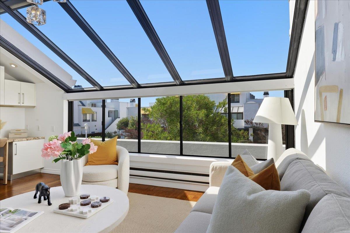 Detail Gallery Image 7 of 68 For 617 Portofino Ln, Foster City,  CA 94404 - 2 Beds | 2/1 Baths