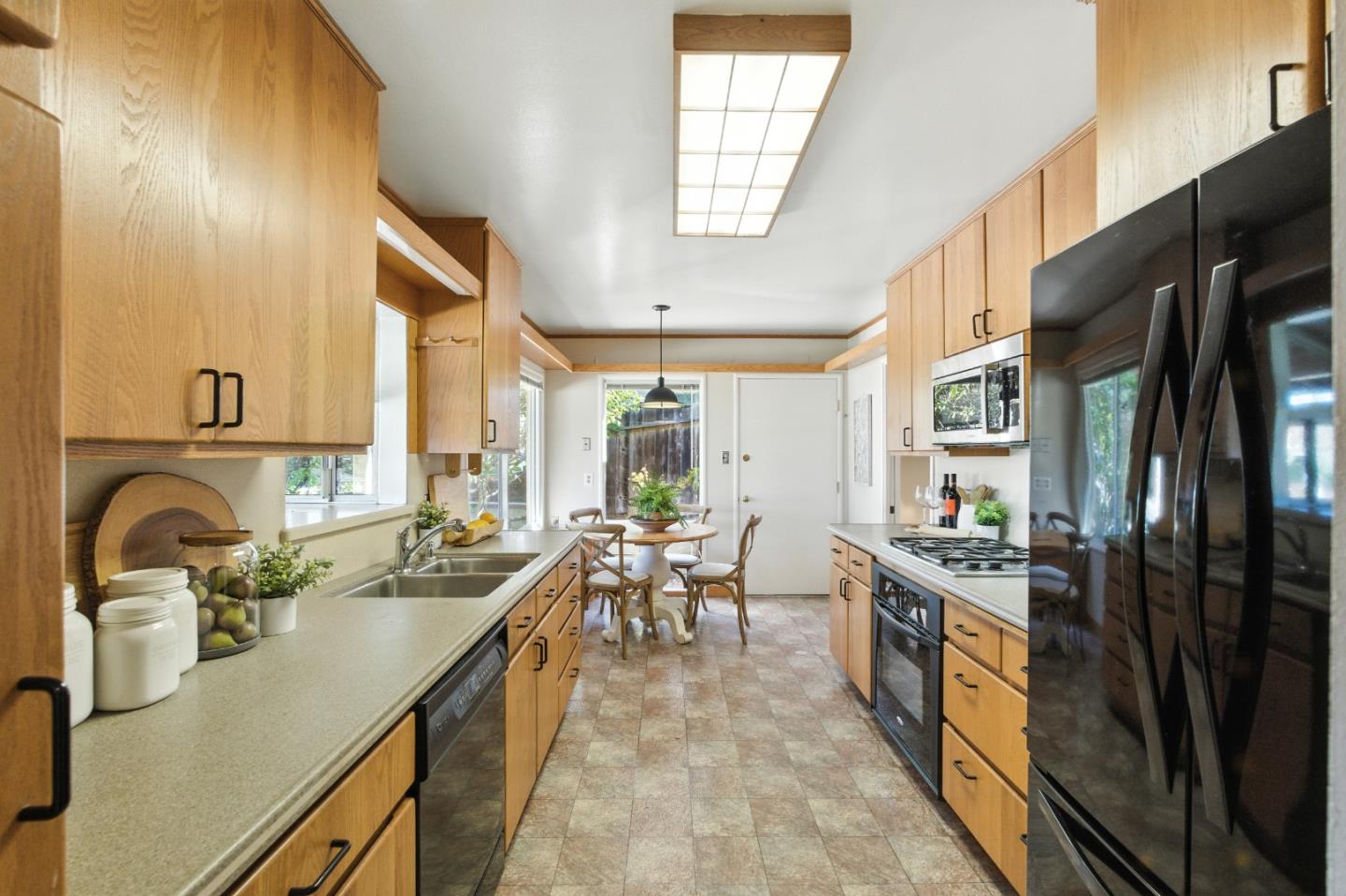 Detail Gallery Image 17 of 69 For 1627 El Verano Way, Belmont,  CA 94002 - 3 Beds | 2 Baths