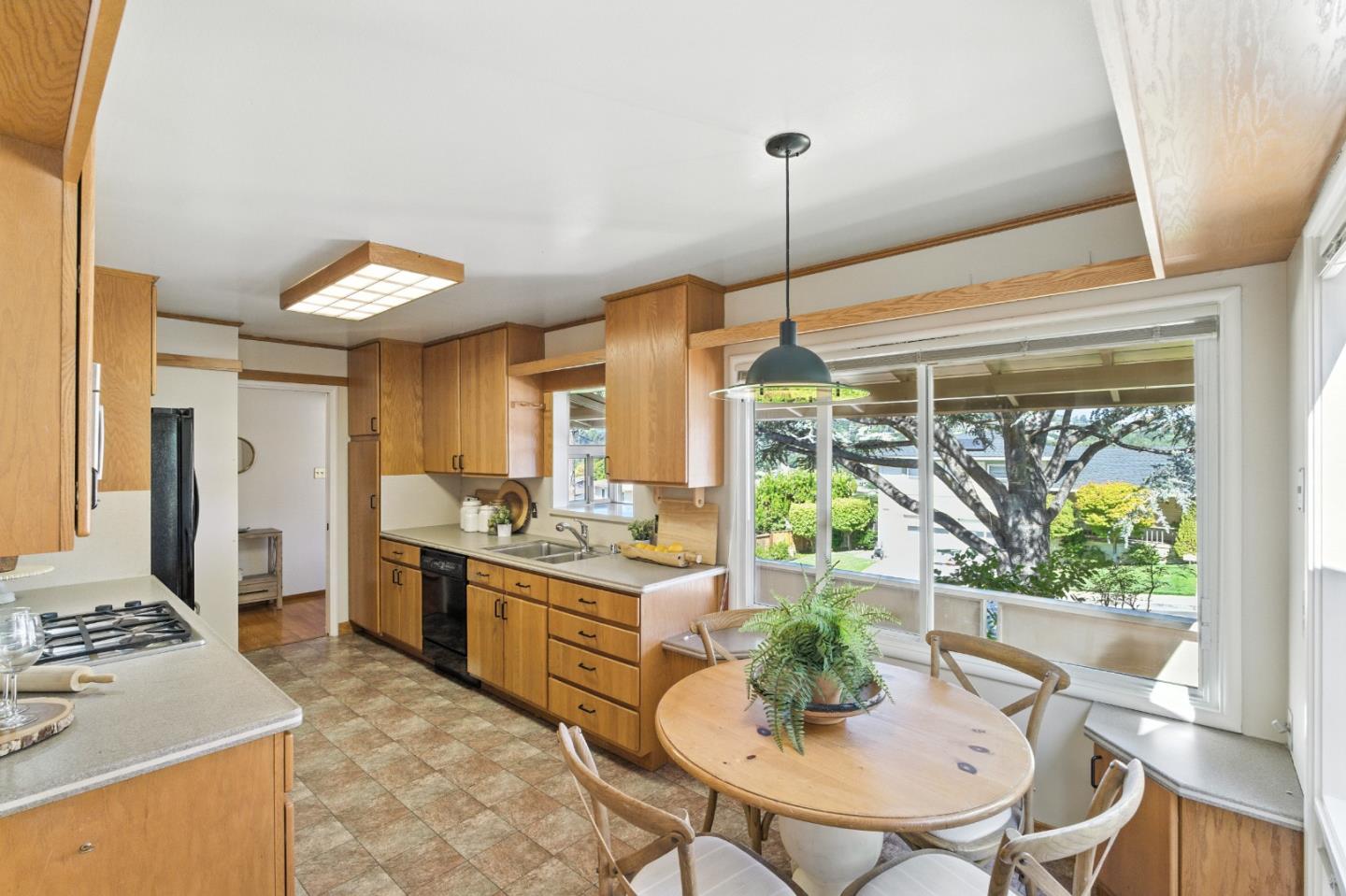 Detail Gallery Image 18 of 69 For 1627 El Verano Way, Belmont,  CA 94002 - 3 Beds | 2 Baths