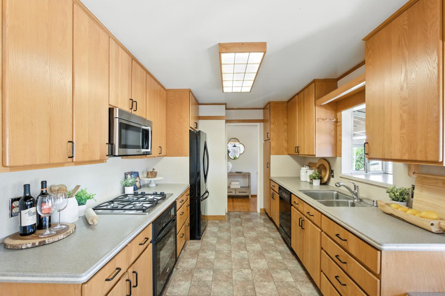 Detail Gallery Image 20 of 69 For 1627 El Verano Way, Belmont,  CA 94002 - 3 Beds | 2 Baths