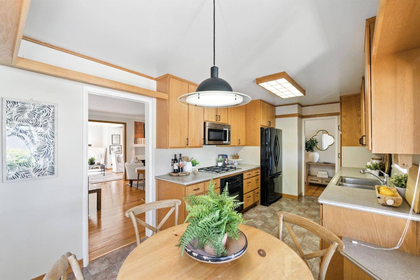 Detail Gallery Image 22 of 69 For 1627 El Verano Way, Belmont,  CA 94002 - 3 Beds | 2 Baths
