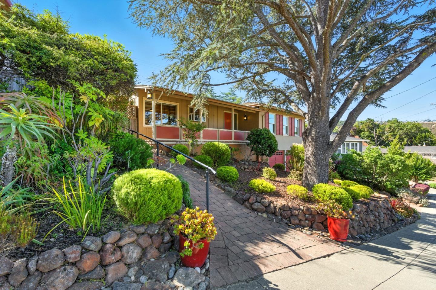 Detail Gallery Image 3 of 69 For 1627 El Verano Way, Belmont,  CA 94002 - 3 Beds | 2 Baths