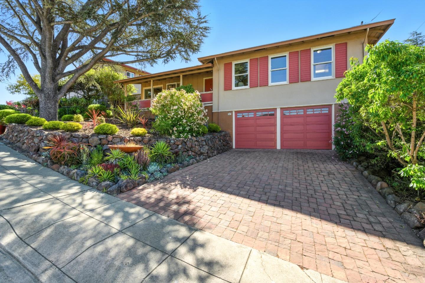 Detail Gallery Image 5 of 69 For 1627 El Verano Way, Belmont,  CA 94002 - 3 Beds | 2 Baths