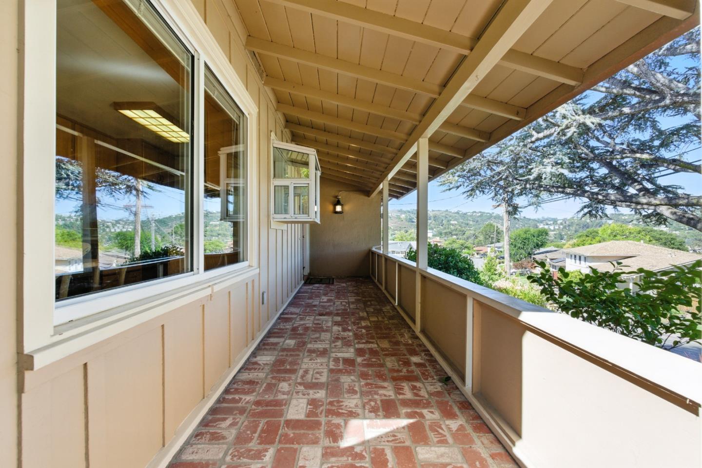 Detail Gallery Image 6 of 69 For 1627 El Verano Way, Belmont,  CA 94002 - 3 Beds | 2 Baths