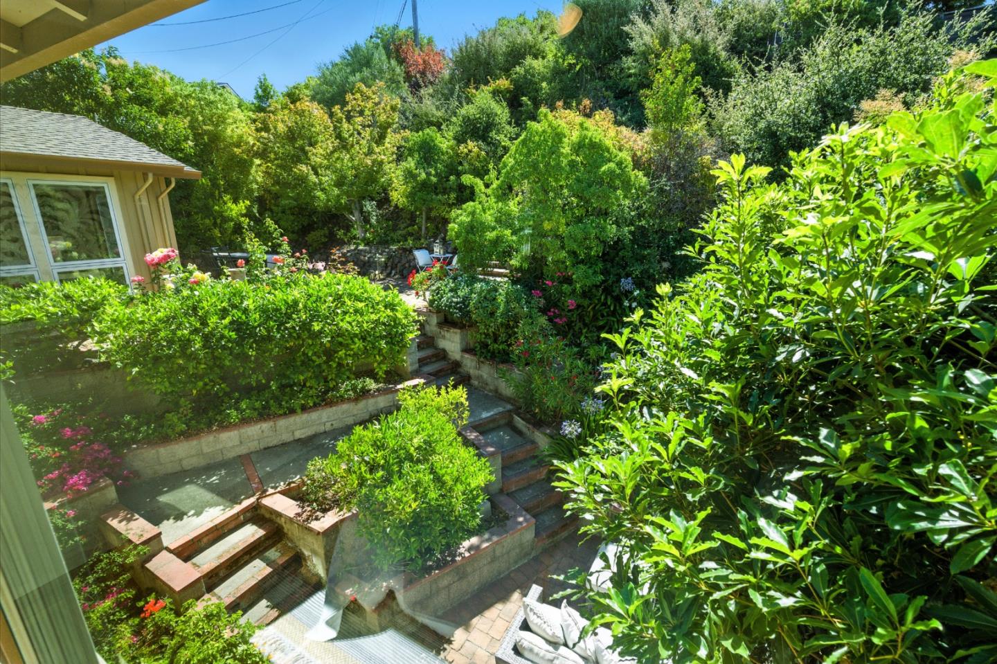 Detail Gallery Image 60 of 69 For 1627 El Verano Way, Belmont,  CA 94002 - 3 Beds | 2 Baths
