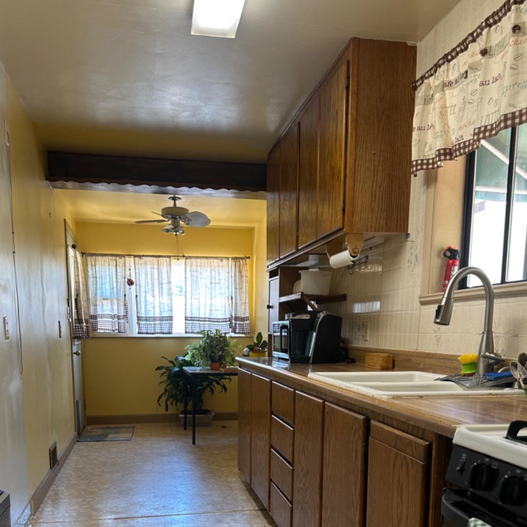 Detail Gallery Image 2 of 13 For 2133 University Ave, Mountain View,  CA 94040 - 3 Beds | 1 Baths