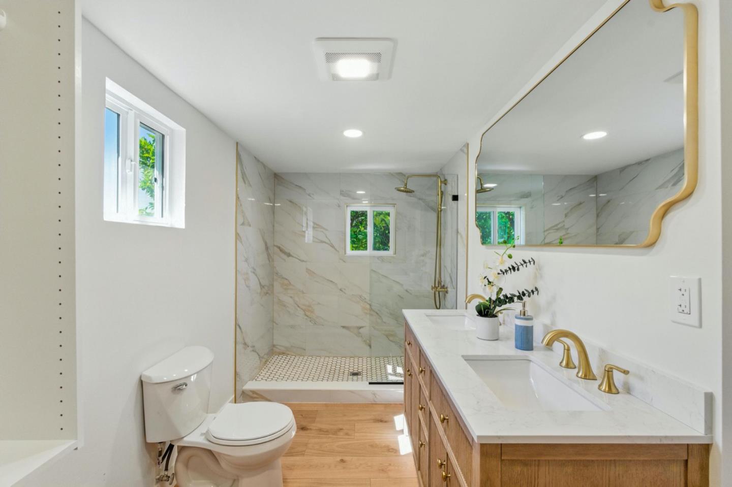 Detail Gallery Image 16 of 33 For 241 E Taylor, Sunnyvale,  CA 94085 - 3 Beds | 2 Baths
