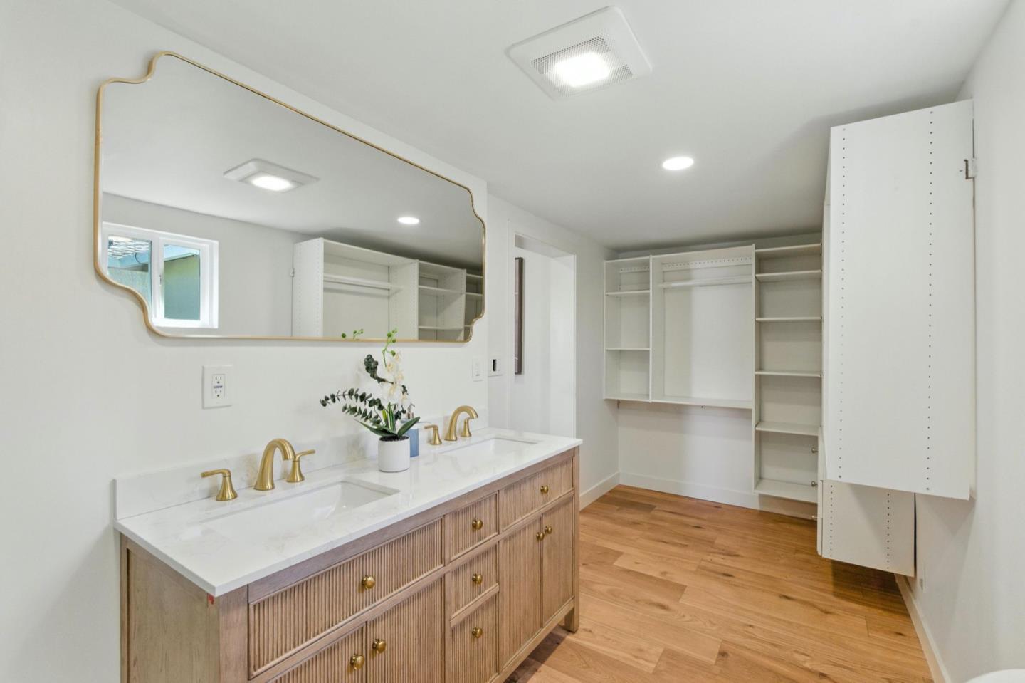 Detail Gallery Image 18 of 33 For 241 E Taylor, Sunnyvale,  CA 94085 - 3 Beds | 2 Baths