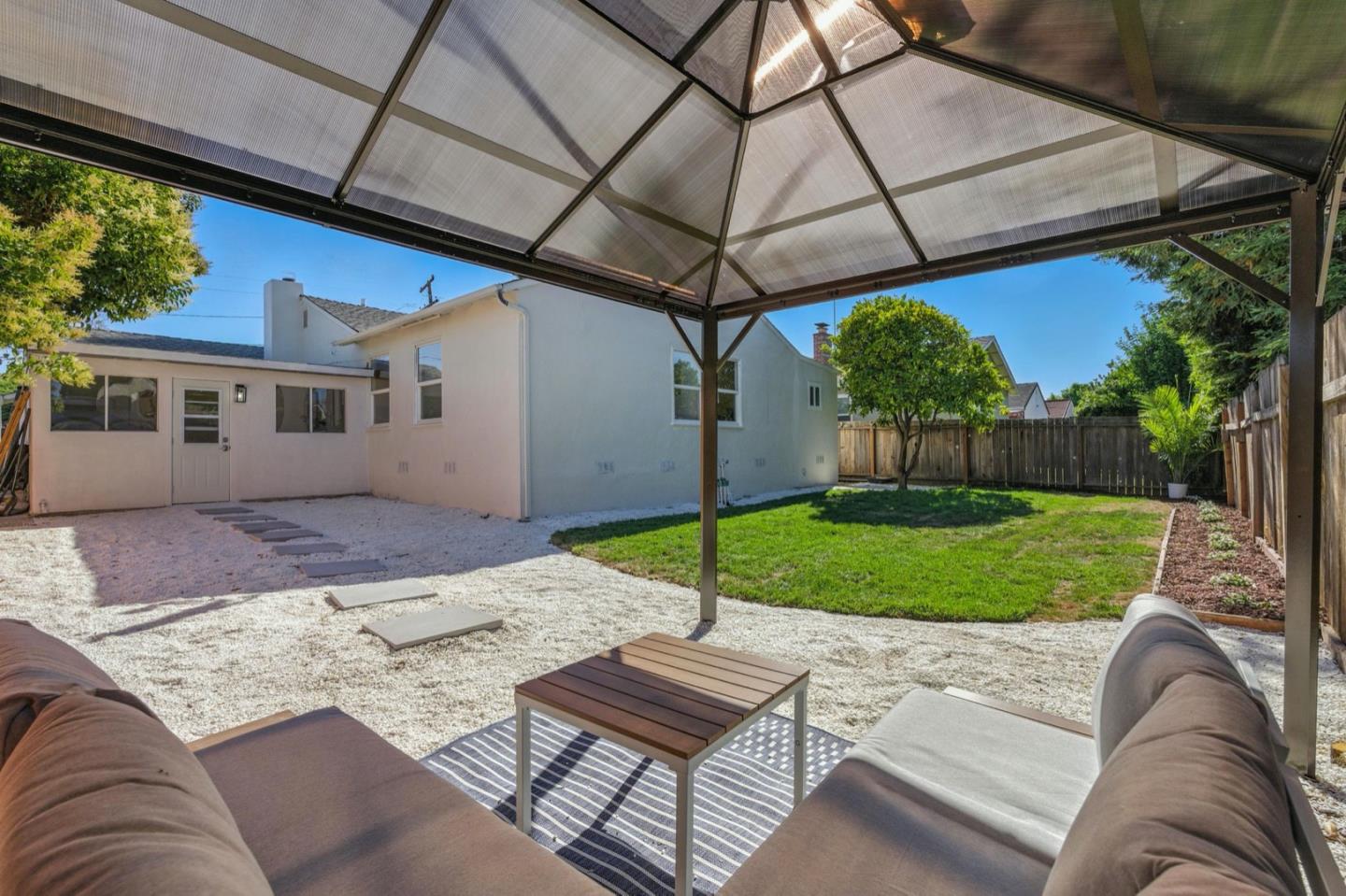 Detail Gallery Image 26 of 33 For 241 E Taylor, Sunnyvale,  CA 94085 - 3 Beds | 2 Baths