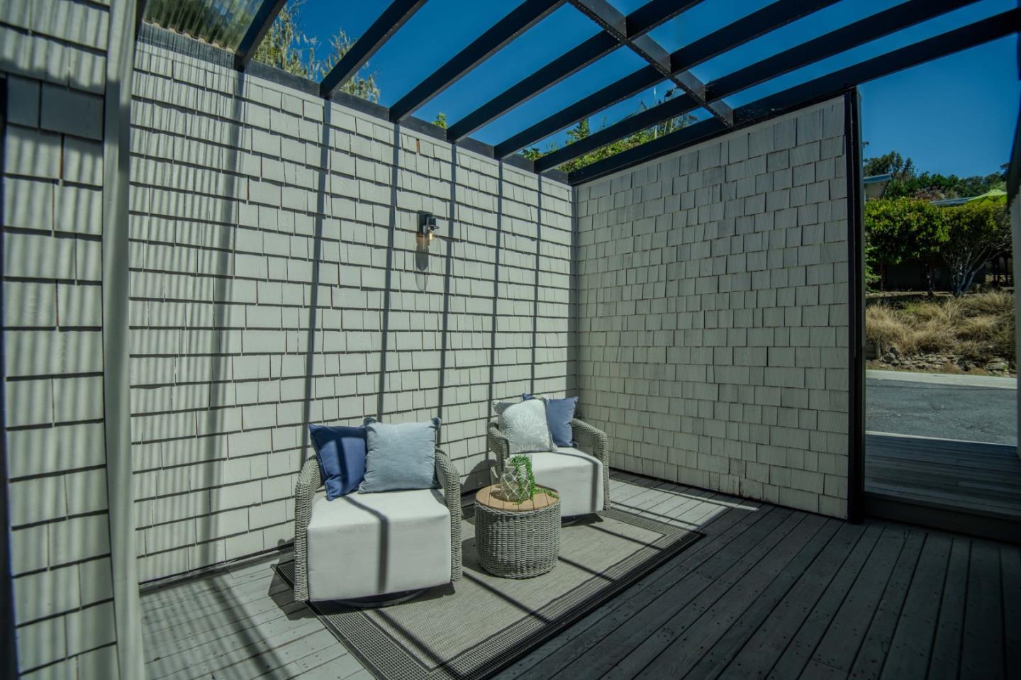 Detail Gallery Image 10 of 83 For 970 Columbus St, El Granada,  CA 94018 - 3 Beds | 2 Baths