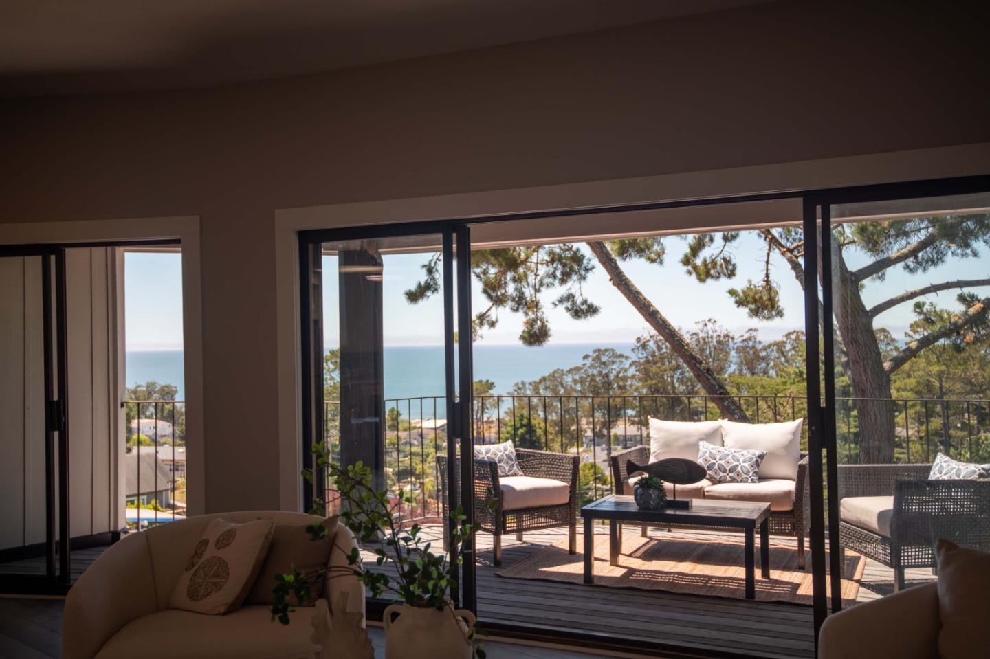 Detail Gallery Image 28 of 83 For 970 Columbus St, El Granada,  CA 94018 - 3 Beds | 2 Baths