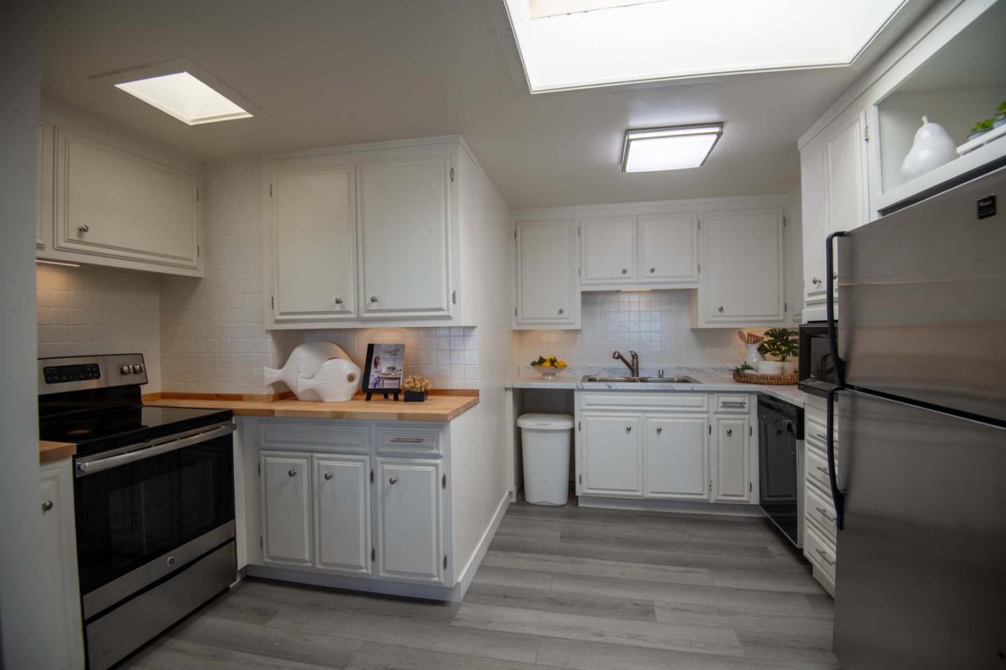Detail Gallery Image 33 of 83 For 970 Columbus St, El Granada,  CA 94018 - 3 Beds | 2 Baths