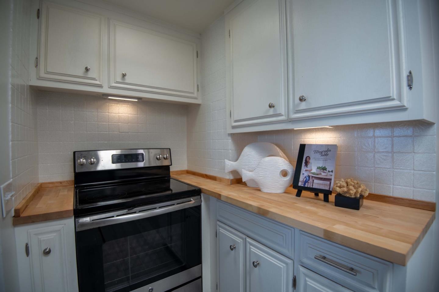 Detail Gallery Image 35 of 83 For 970 Columbus St, El Granada,  CA 94018 - 3 Beds | 2 Baths