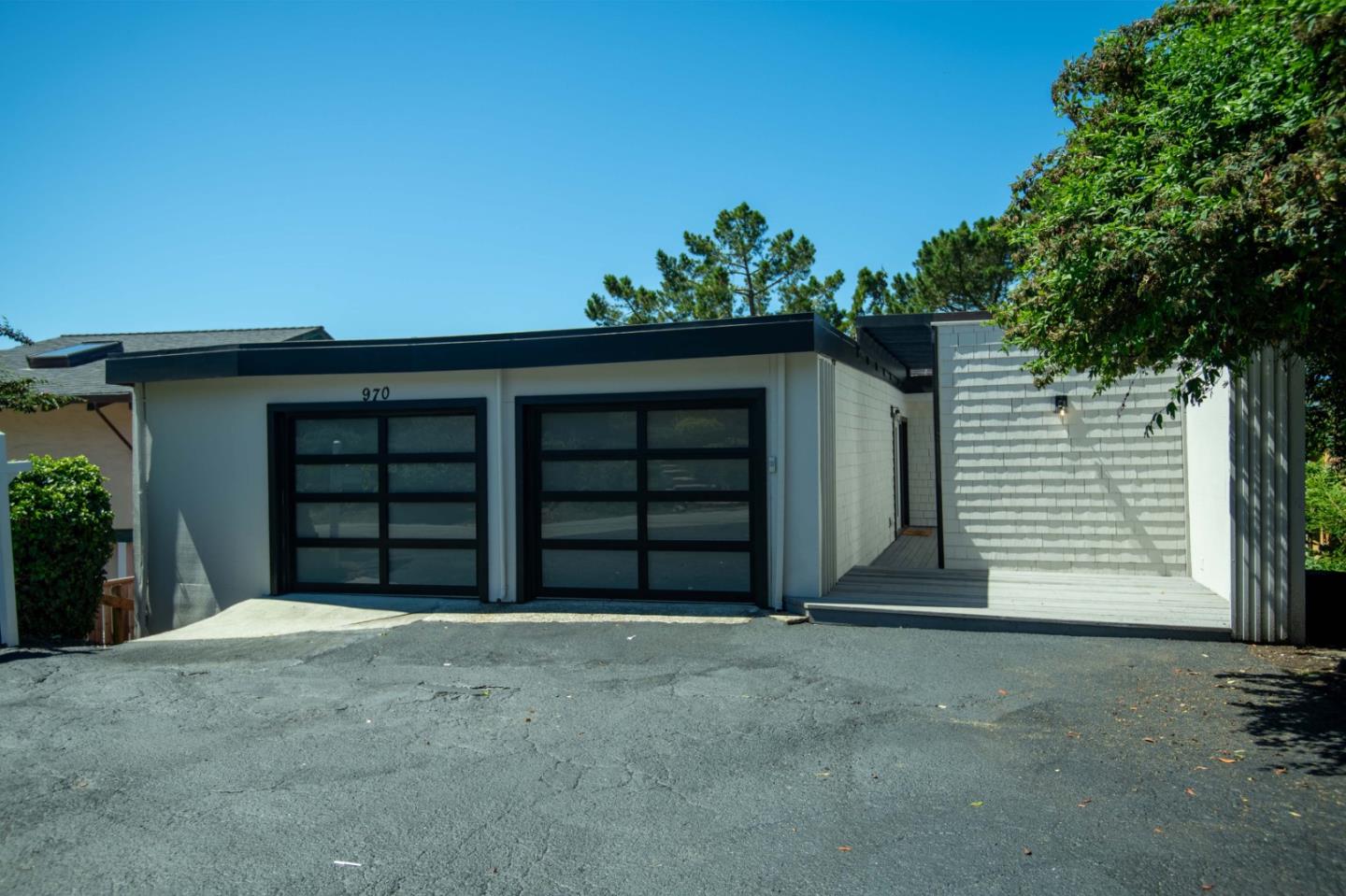 Detail Gallery Image 8 of 83 For 970 Columbus St, El Granada,  CA 94018 - 3 Beds | 2 Baths