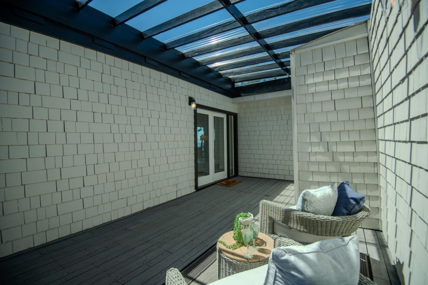 Detail Gallery Image 9 of 83 For 970 Columbus St, El Granada,  CA 94018 - 3 Beds | 2 Baths