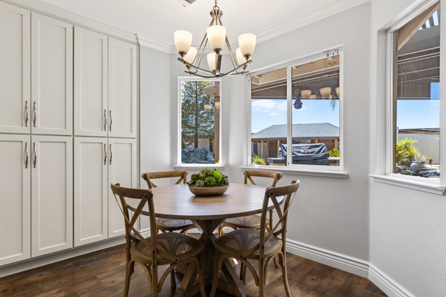 Detail Gallery Image 11 of 39 For 523 Summertree Dr, Livermore,  CA 94551 - 4 Beds | 3 Baths