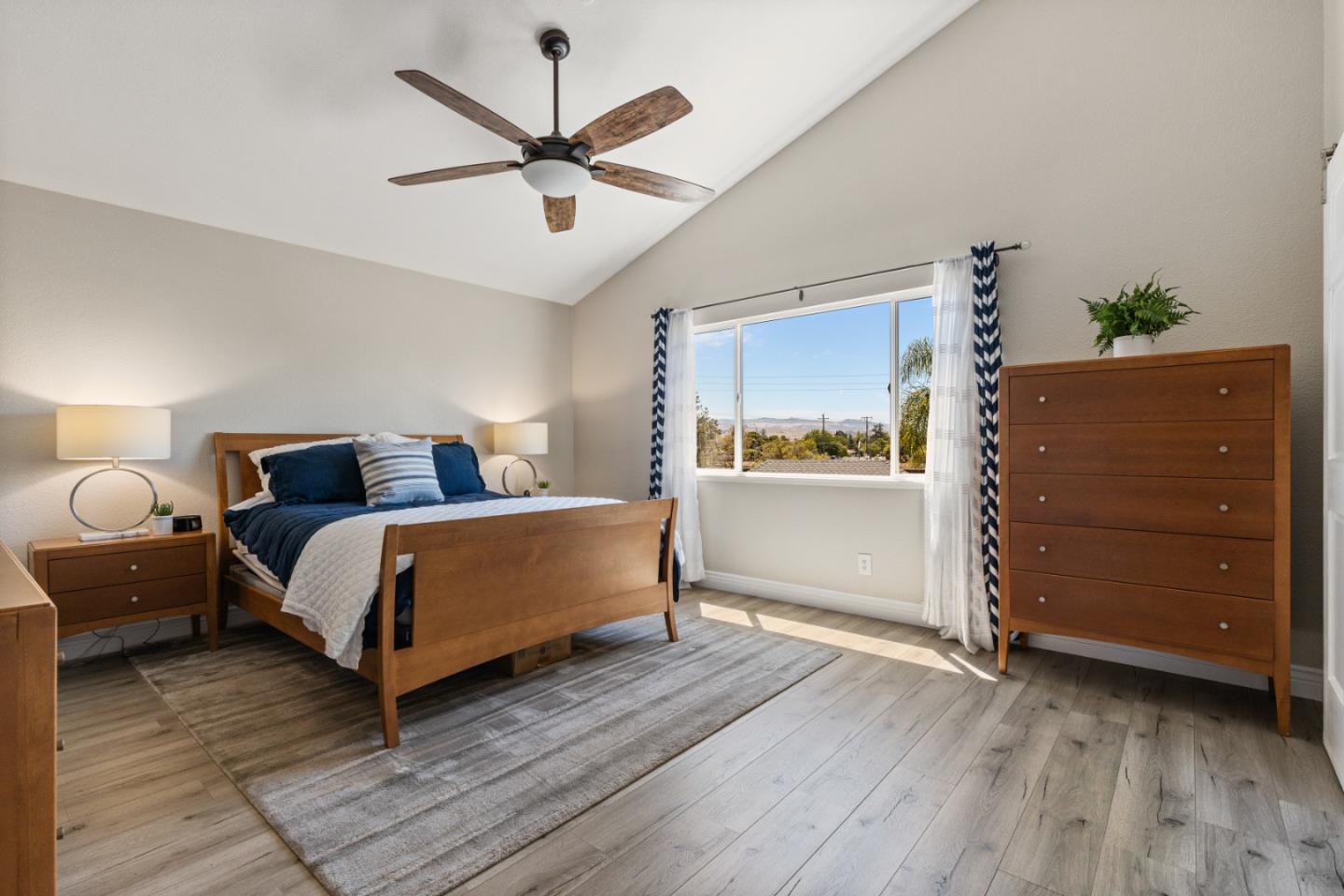 Detail Gallery Image 18 of 39 For 523 Summertree Dr, Livermore,  CA 94551 - 4 Beds | 3 Baths