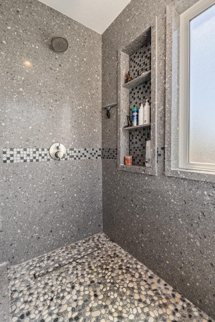 Detail Gallery Image 21 of 39 For 523 Summertree Dr, Livermore,  CA 94551 - 4 Beds | 3 Baths