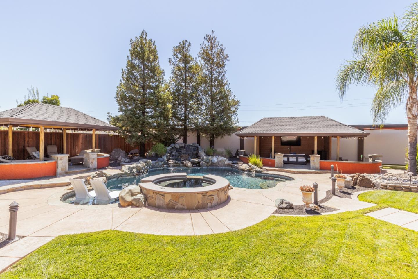 Detail Gallery Image 27 of 39 For 523 Summertree Dr, Livermore,  CA 94551 - 4 Beds | 3 Baths