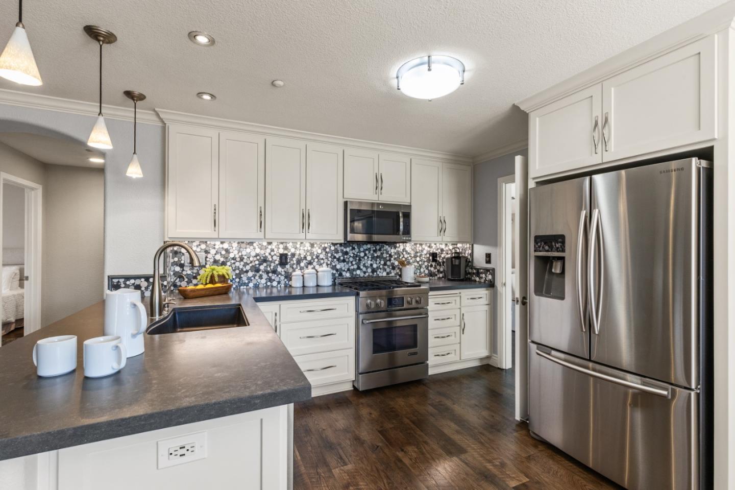 Detail Gallery Image 8 of 39 For 523 Summertree Dr, Livermore,  CA 94551 - 4 Beds | 3 Baths