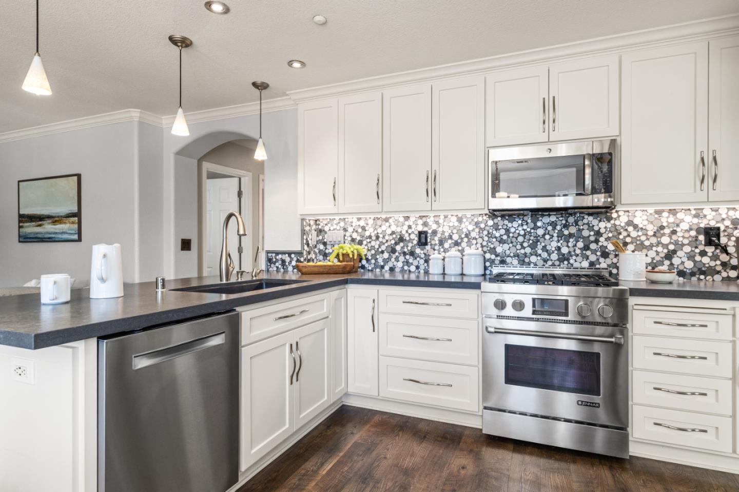 Detail Gallery Image 9 of 39 For 523 Summertree Dr, Livermore,  CA 94551 - 4 Beds | 3 Baths