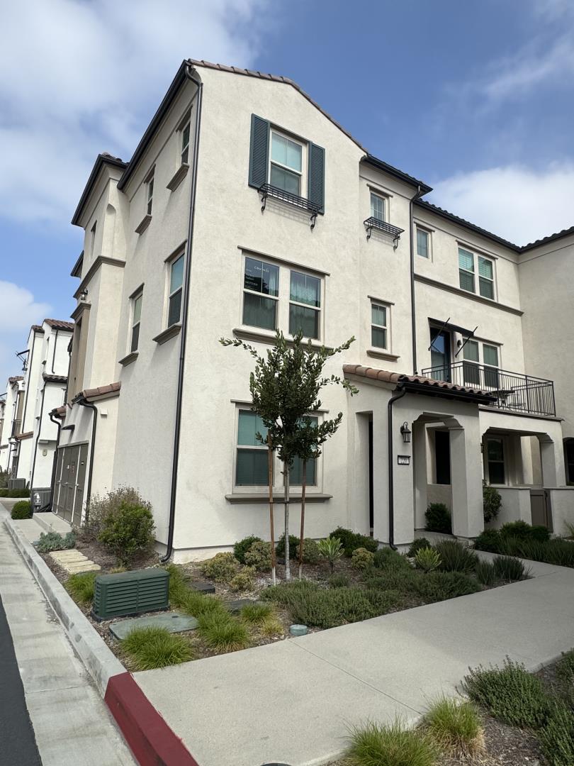 Detail Gallery Image 1 of 42 For 220 Babson Court, Claremont,  CA 91711 - 4 Beds | 3/1 Baths