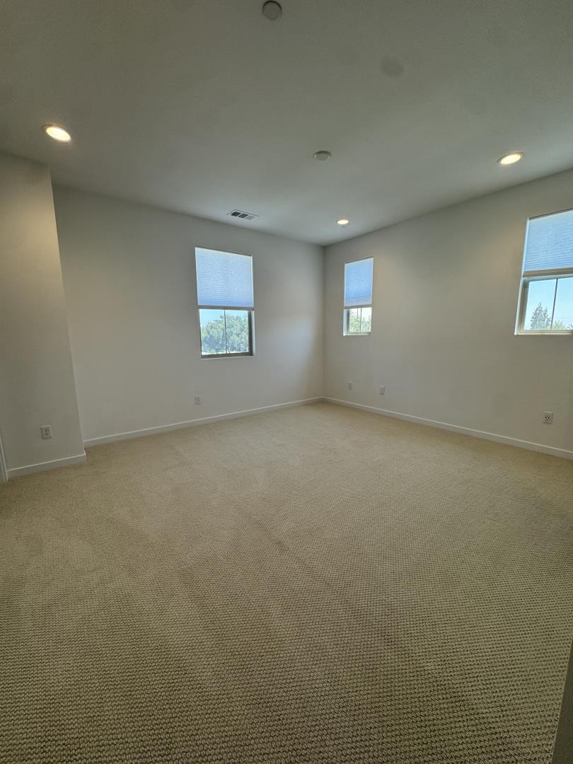 Detail Gallery Image 17 of 42 For 220 Babson Court, Claremont,  CA 91711 - 4 Beds | 3/1 Baths