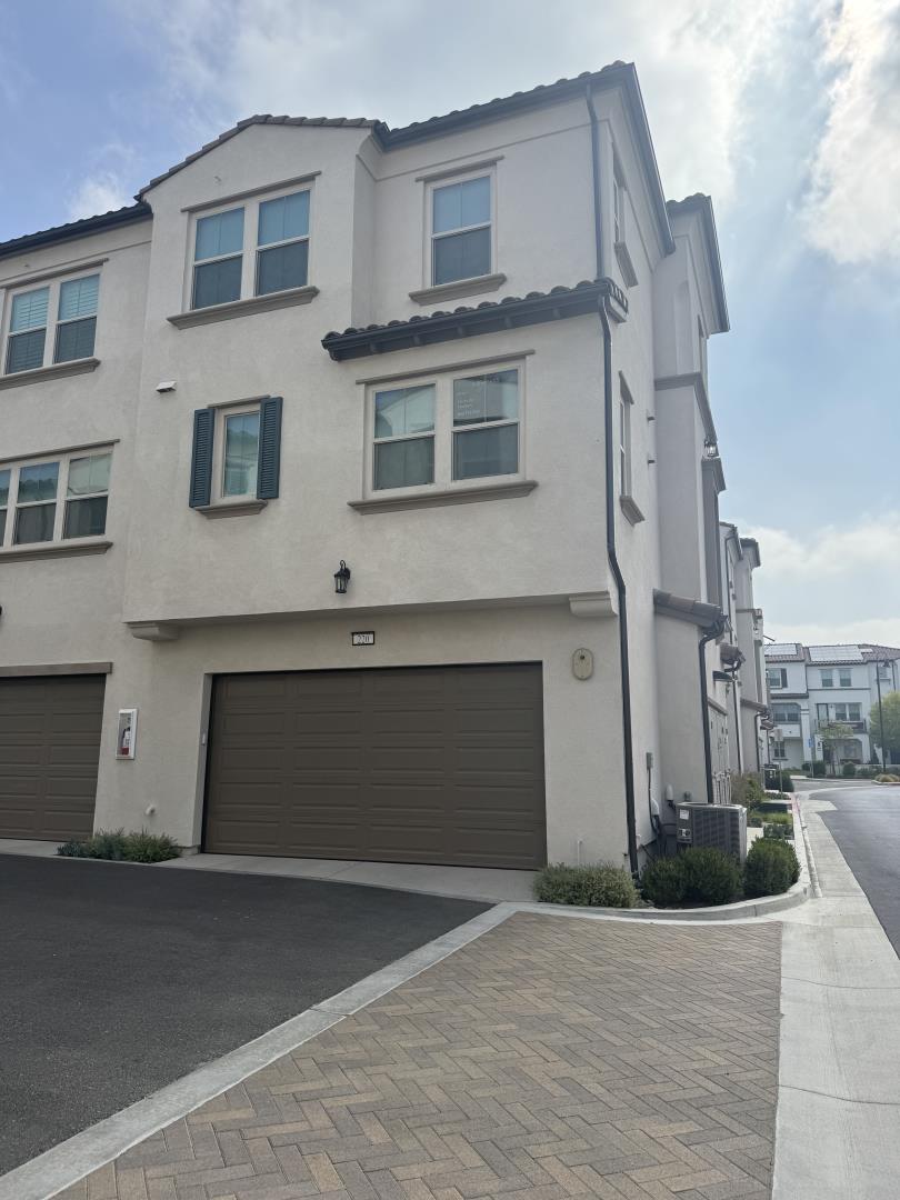 Detail Gallery Image 34 of 42 For 220 Babson Court, Claremont,  CA 91711 - 4 Beds | 3/1 Baths