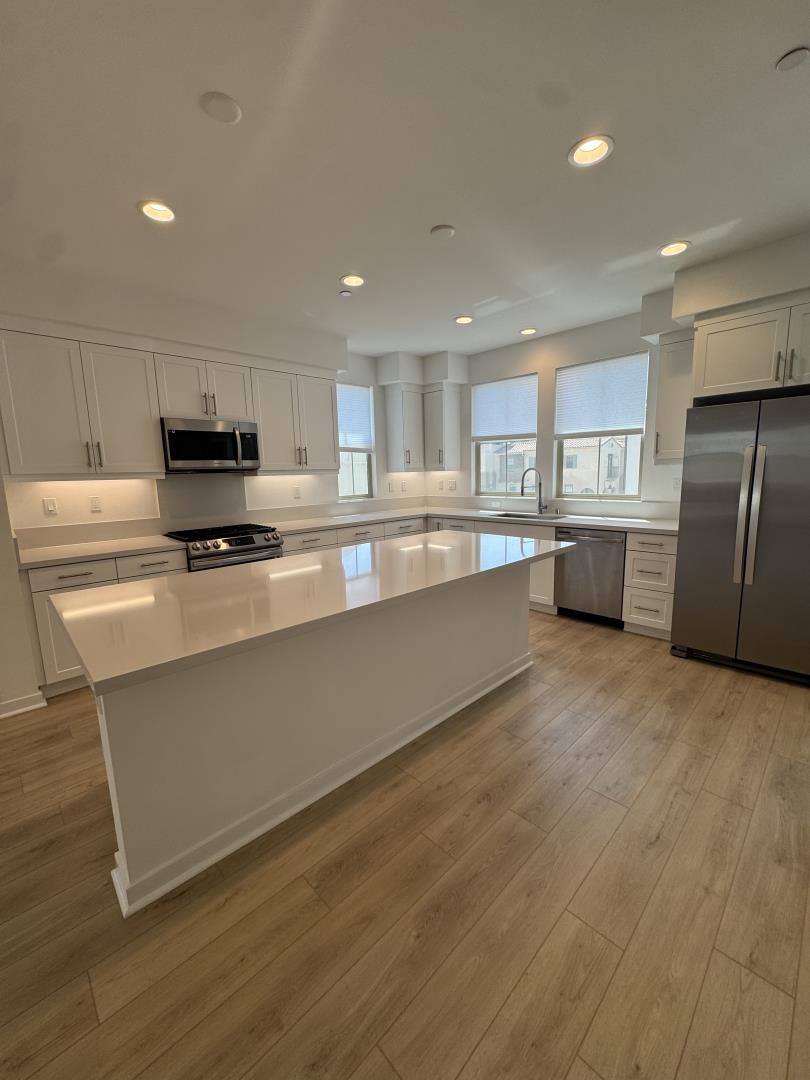 Detail Gallery Image 8 of 42 For 220 Babson Court, Claremont,  CA 91711 - 4 Beds | 3/1 Baths