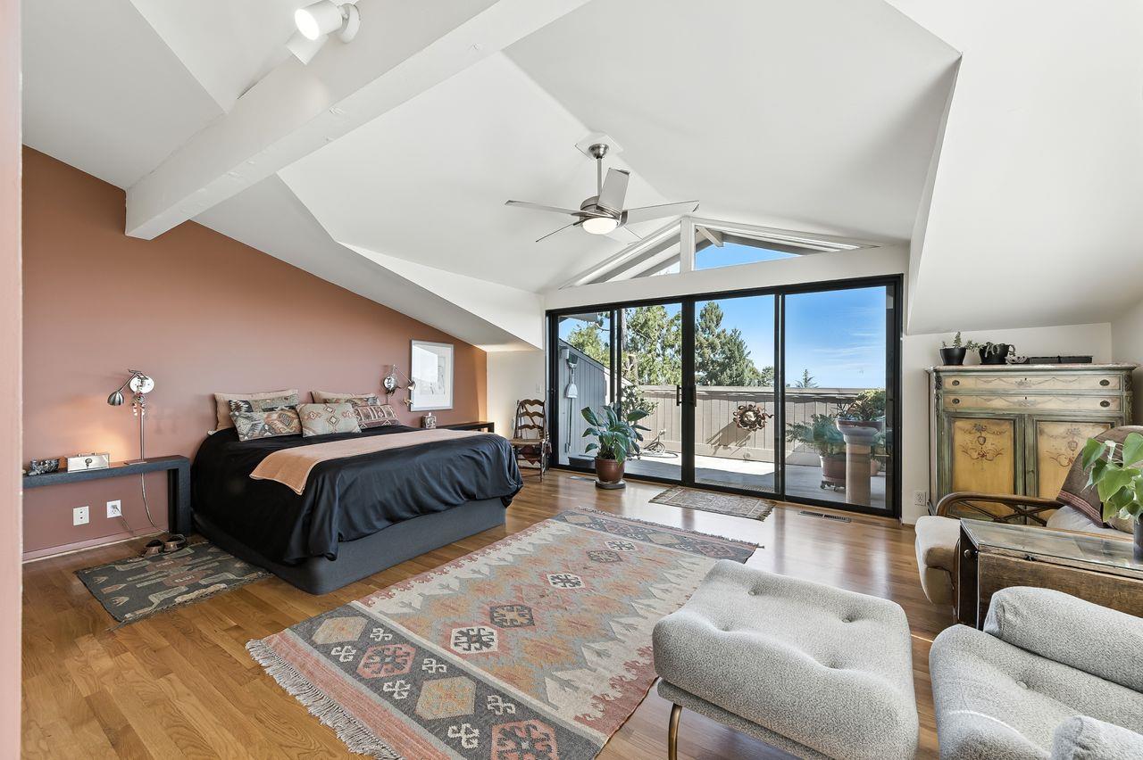 Detail Gallery Image 16 of 72 For 790 Hillcrest Way, Redwood City,  CA 94062 - 4 Beds | 3 Baths