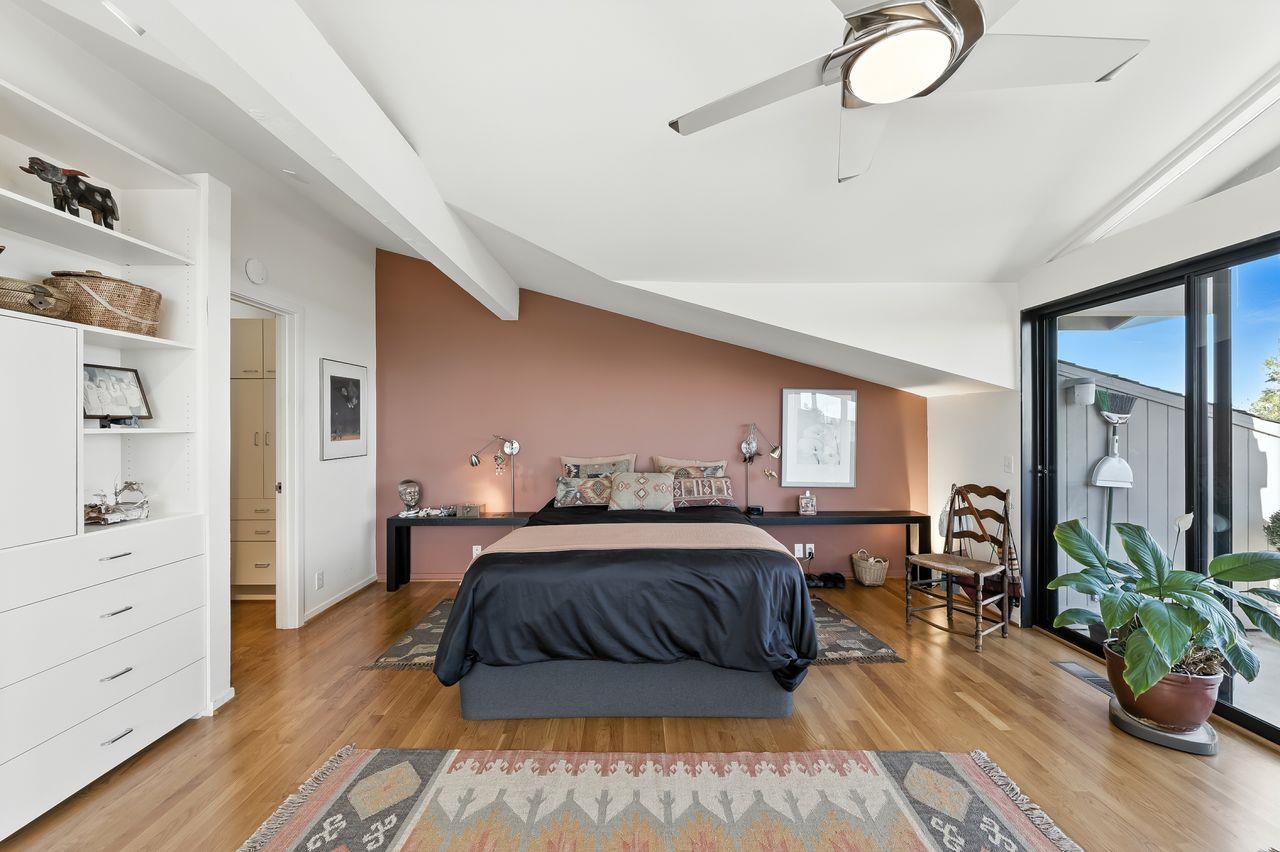 Detail Gallery Image 17 of 72 For 790 Hillcrest Way, Redwood City,  CA 94062 - 4 Beds | 3 Baths