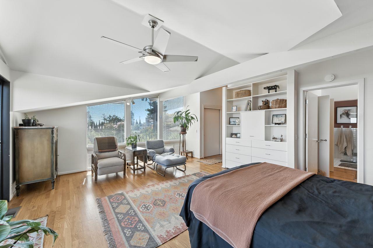 Detail Gallery Image 18 of 72 For 790 Hillcrest Way, Redwood City,  CA 94062 - 4 Beds | 3 Baths