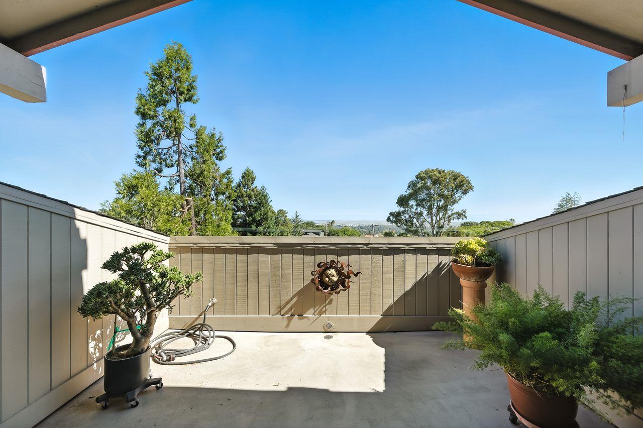 Detail Gallery Image 19 of 72 For 790 Hillcrest Way, Redwood City,  CA 94062 - 4 Beds | 3 Baths