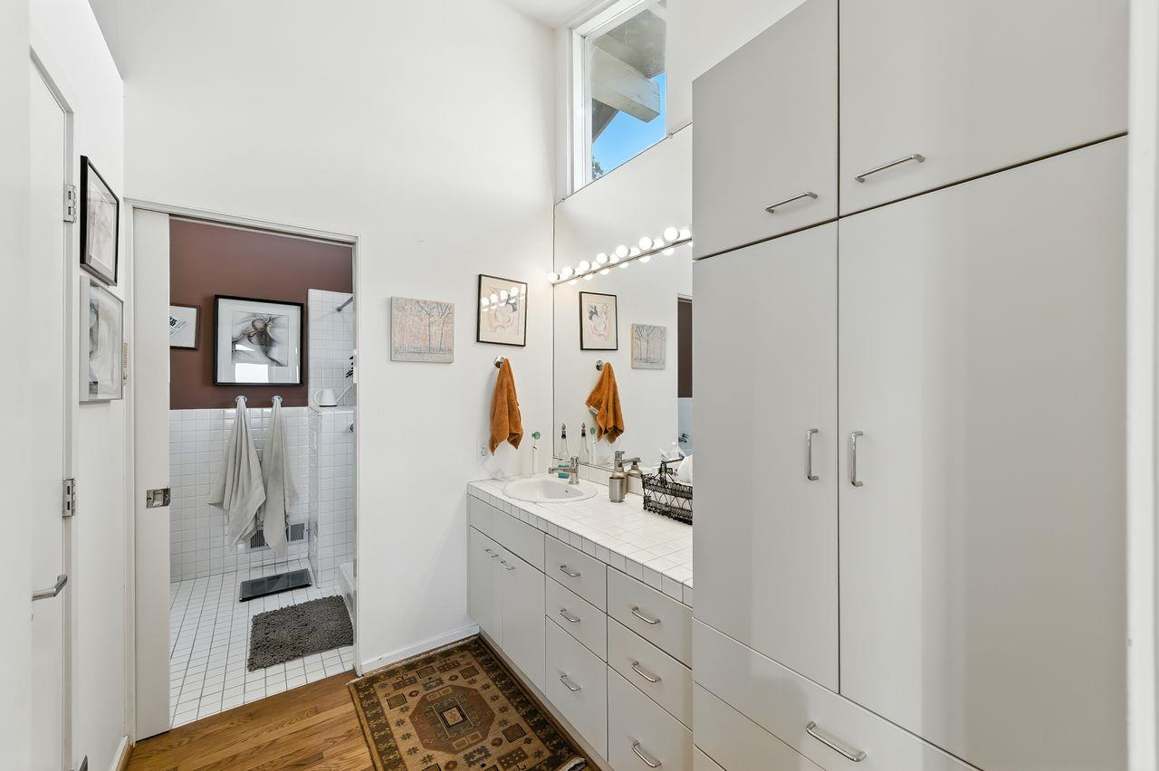 Detail Gallery Image 24 of 72 For 790 Hillcrest Way, Redwood City,  CA 94062 - 4 Beds | 3 Baths