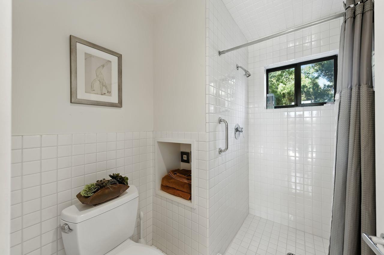 Detail Gallery Image 26 of 72 For 790 Hillcrest Way, Redwood City,  CA 94062 - 4 Beds | 3 Baths