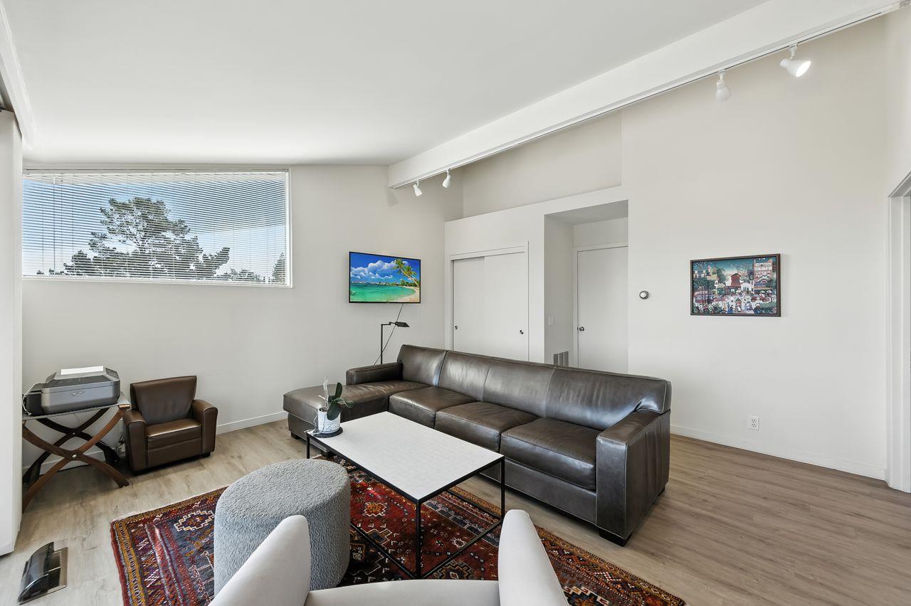Detail Gallery Image 35 of 72 For 790 Hillcrest Way, Redwood City,  CA 94062 - 4 Beds | 3 Baths