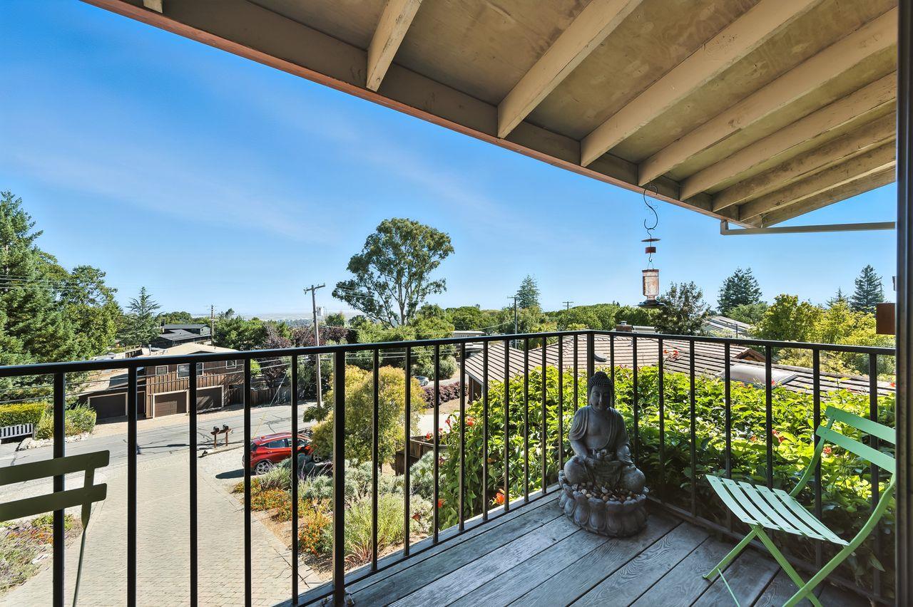 Detail Gallery Image 43 of 72 For 790 Hillcrest Way, Redwood City,  CA 94062 - 4 Beds | 3 Baths