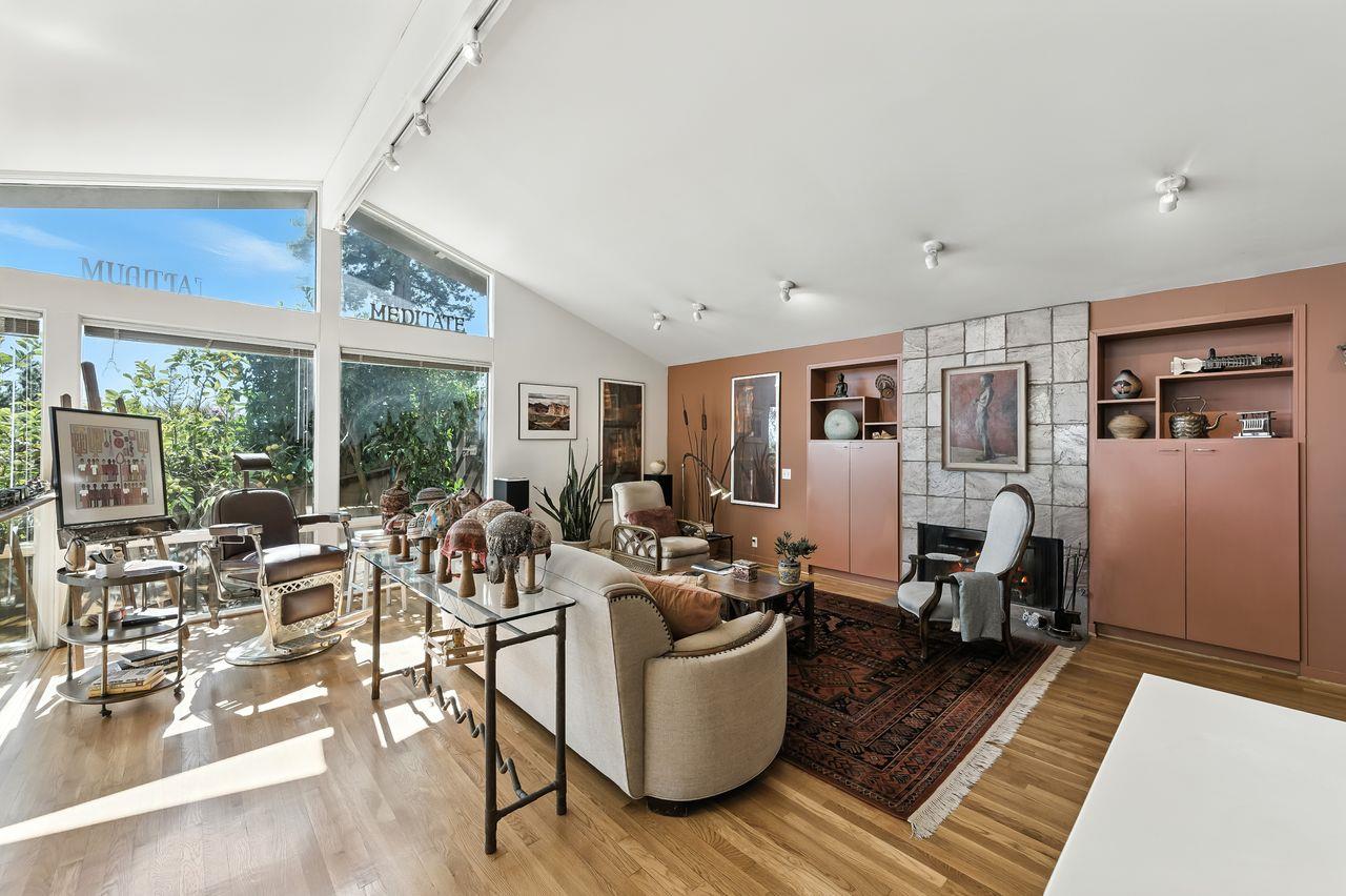 Detail Gallery Image 5 of 72 For 790 Hillcrest Way, Redwood City,  CA 94062 - 4 Beds | 3 Baths