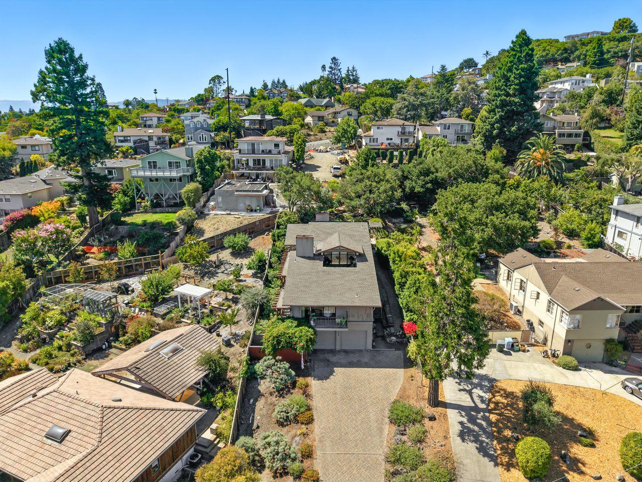 Detail Gallery Image 54 of 72 For 790 Hillcrest Way, Redwood City,  CA 94062 - 4 Beds | 3 Baths