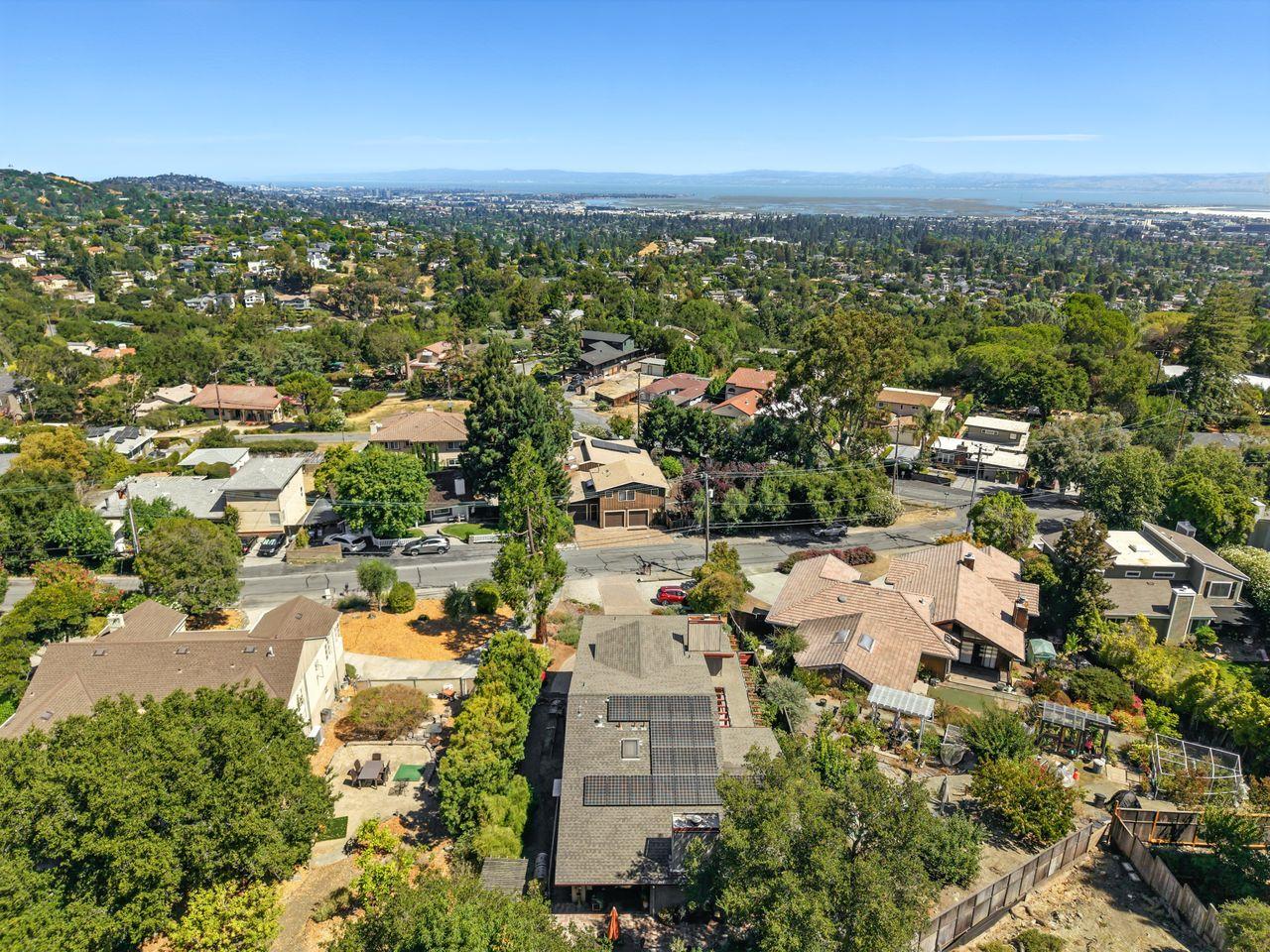Detail Gallery Image 57 of 72 For 790 Hillcrest Way, Redwood City,  CA 94062 - 4 Beds | 3 Baths