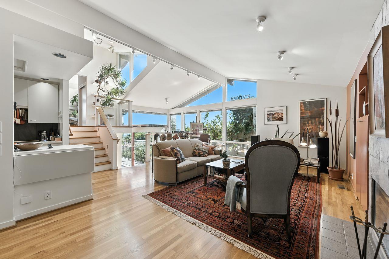 Detail Gallery Image 6 of 72 For 790 Hillcrest Way, Redwood City,  CA 94062 - 4 Beds | 3 Baths